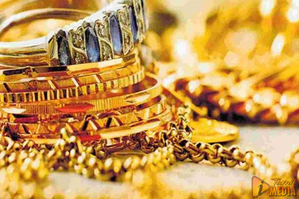 யாழில் பெண் ஊழியரின் கழுத்தில் கத்தியை வைத்து நகைகளை கொள்ளையடித்த கும்பல்!