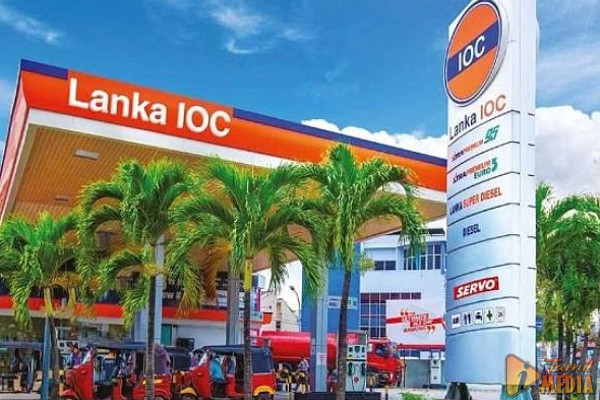 நள்ளிரவு முதல் எரிபொருள் விலையை அதிகரித்த லங்கா IOC நிறுவனம்!