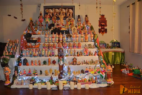 நவராத்திரியின் முக்கிய அம்சமாக விளங்கும் கொலுவை இப்படி வைக்க வேண்டுமாம்