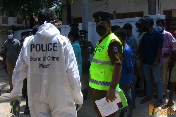 தென்னிலங்கையை உலுக்கிய பகீர் சம்பவம் ; மலசலகூட குழியிலிருந்து மீட்கப்பட்ட பெண்ணின் சடலம்