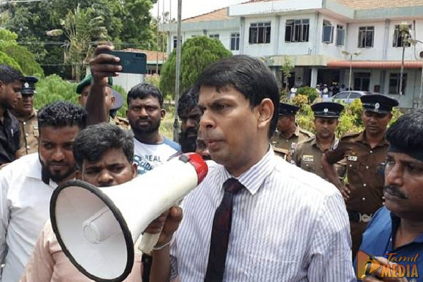 வைத்தியர் அர்ச்சுனா எந்த நேரத்திலும் கைது செய்யப்படலாம்? நபரொருவர் வெளியிட்ட பதிவு!