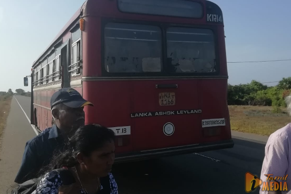 தமிழர் பகுதியில் பேருந்தில் பயணித்த ஆசிரியருக்கு நேர்ந்த கதி!