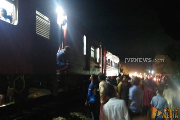 மட்டக்களப்பில் இரவு பயங்கர சம்பவம்… ரயிலில் மோதி பரிதாபமாக உயிரிழந்த இளைஞன்!