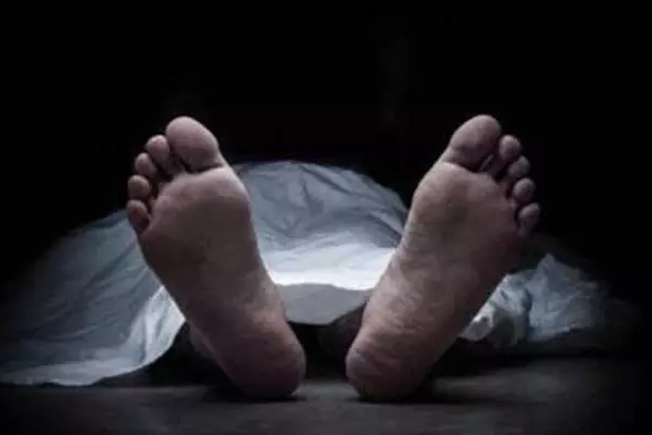 யாழில் வெளிநாட்டில் இருந்து வந்தவரின் தாக்குதலில் தந்தை உயிரிழப்பு